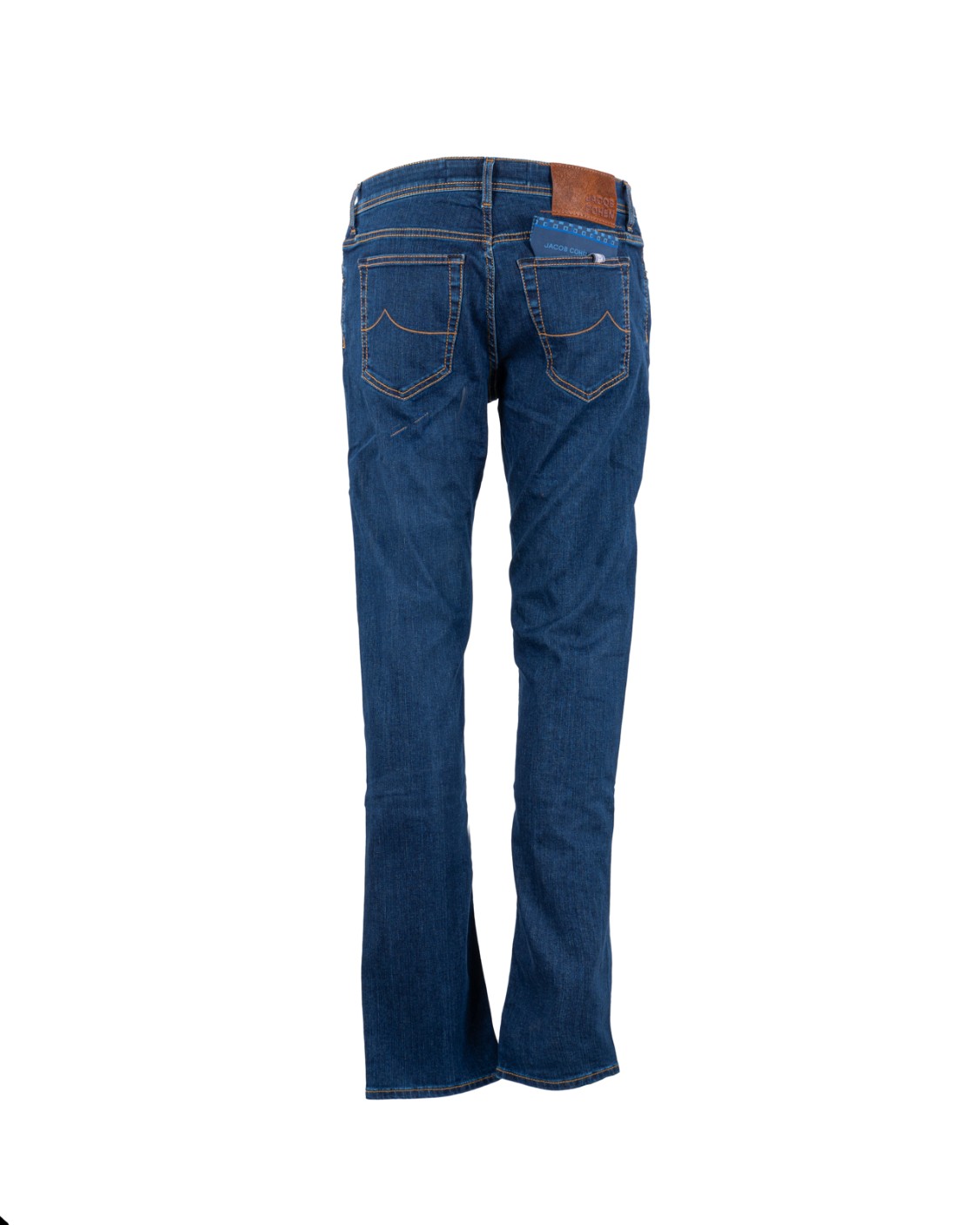 shop JACOB COHEN  Jeans: Jacob Cohen jeans "Bard".
Logo ricamato sul taschino.
Passanti al punto vita.
Chiusura con bottoni.
Bottone con logo a rilievo e finitura rame.
Patta interna ricamata con nome del pantalone e citazione del fondatore.
Salpa in cavallino con logo ricamato in ecopelle dal colore a contrasto.
Include bandana con stampa maiolica e rocchetto di filo
Profumati con l’esclusiva fragranza Jacob Cohën.
Composizione: 92% cotone, 6% elastomultiestere.
Made in Italy.. S3623 BARD-826D number 92410